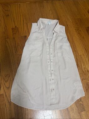Express Sleeveless Striped Button-Up Tunic - light pink and white